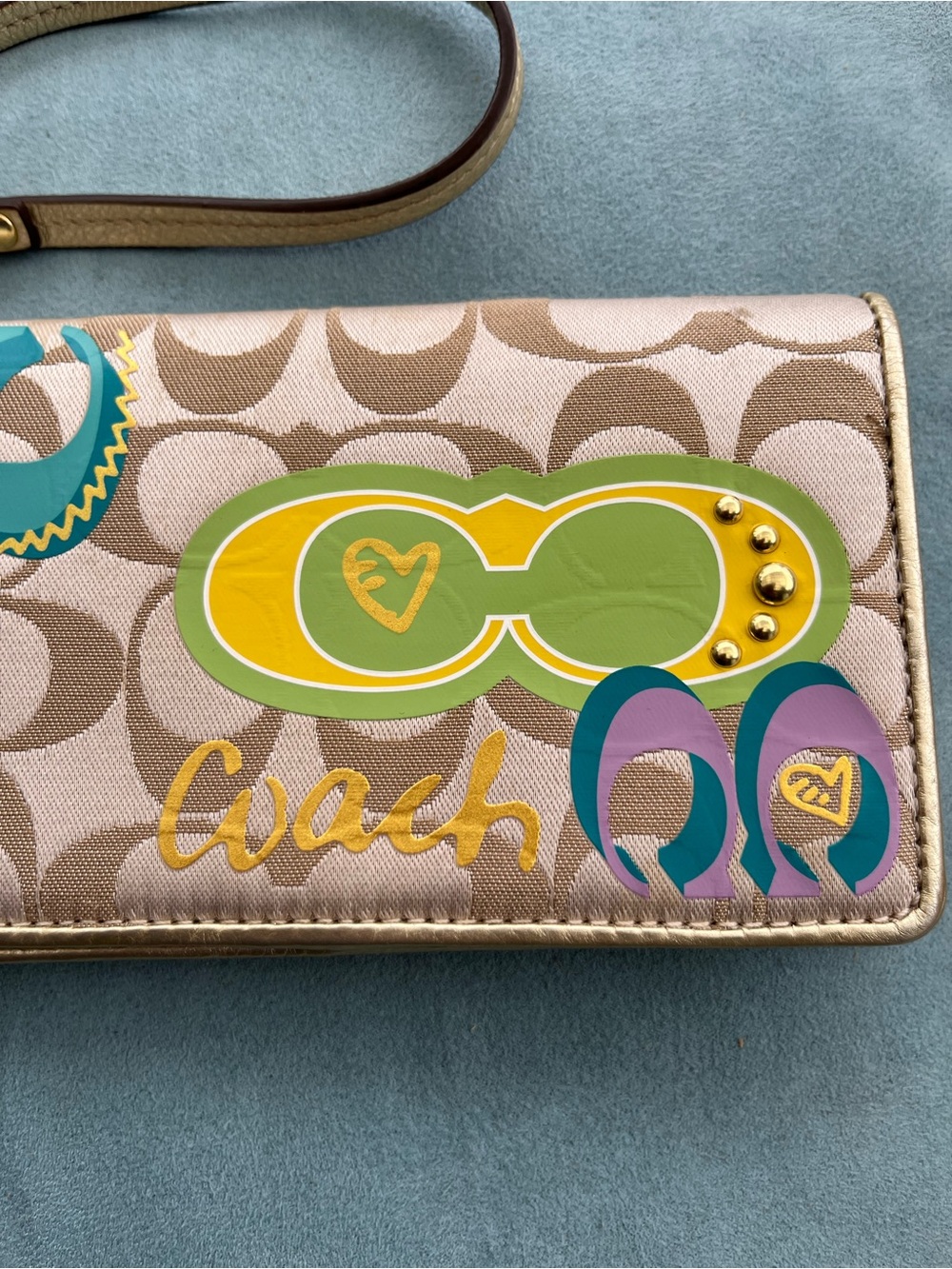EUC Coach Poppy Graffiti Beige Signature Canvas Wallet Wristlet - Picture 4 of 15